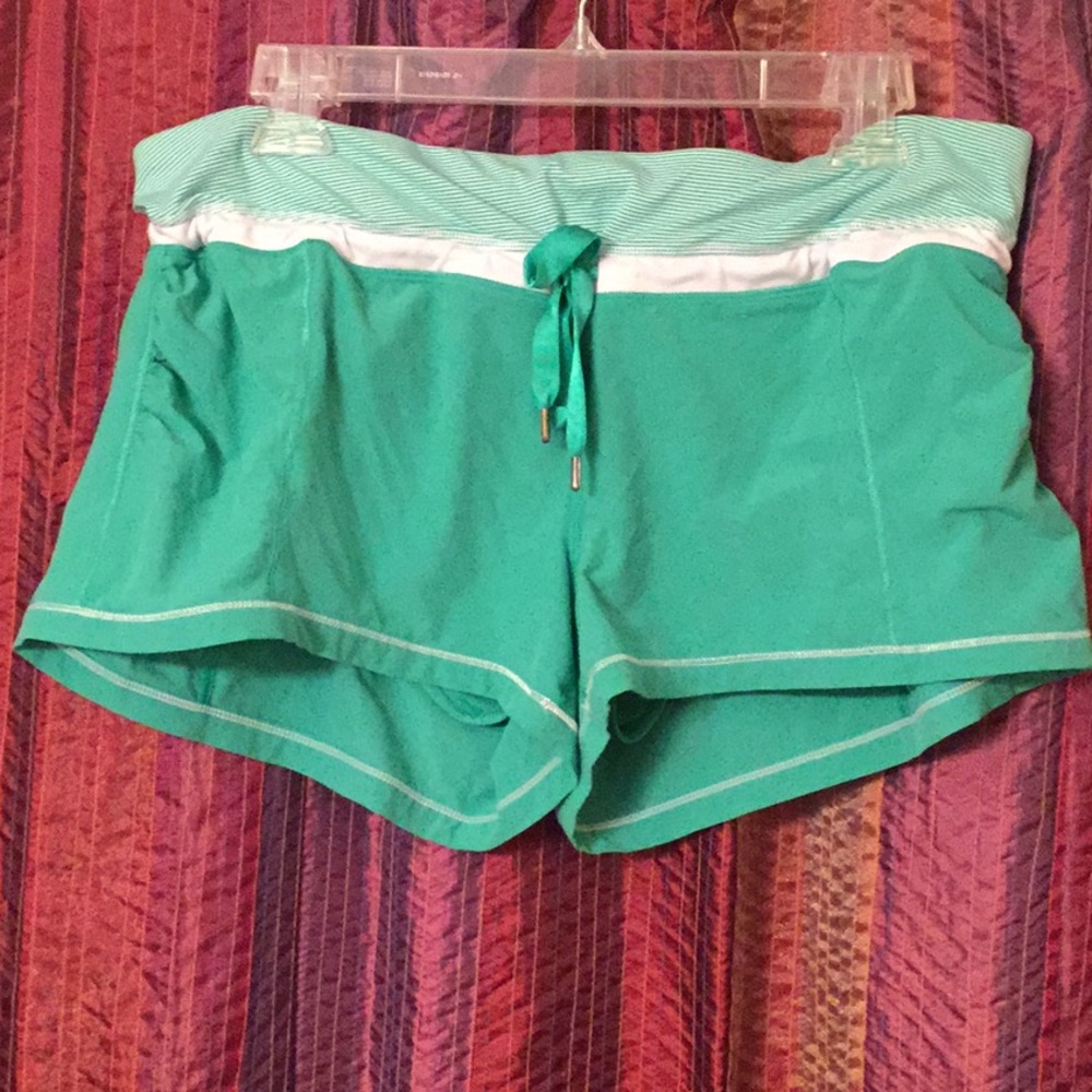 Lululemon shorts green 10 limited edition!